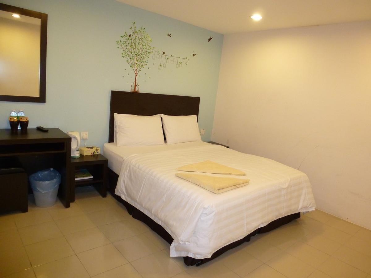 Your Hotel Кланг Экстерьер фото