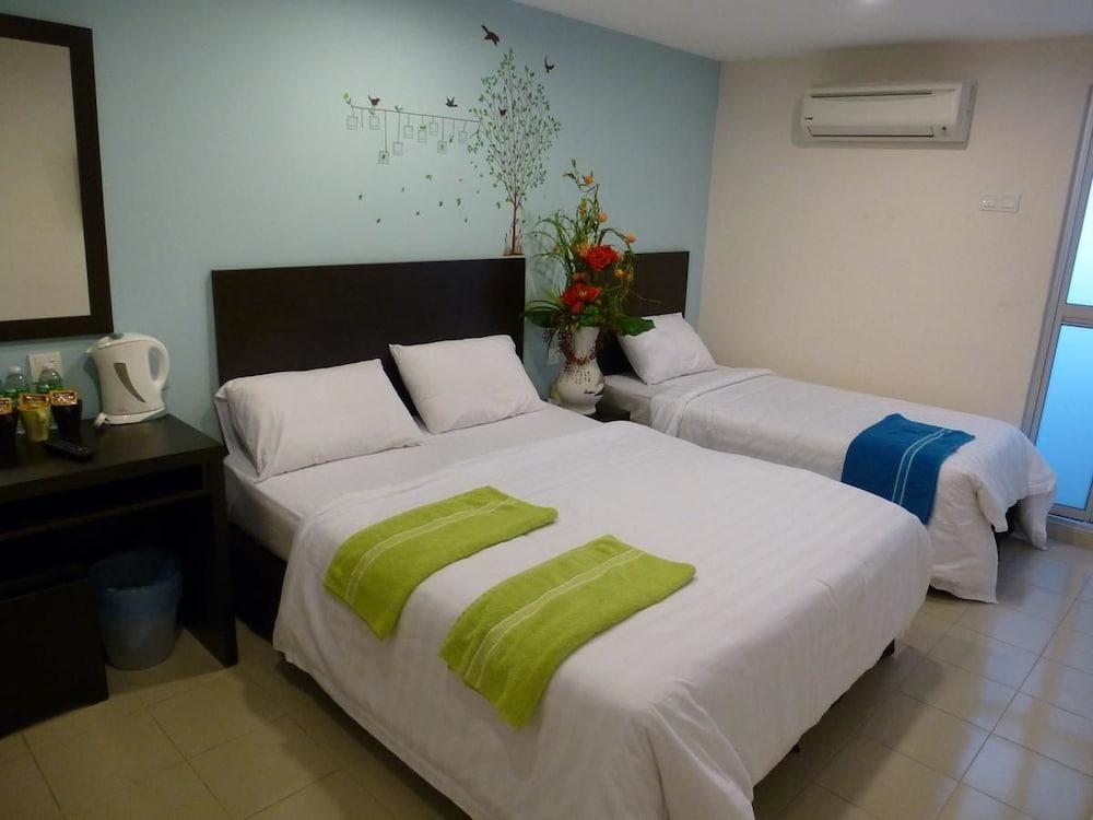 Your Hotel Кланг Экстерьер фото