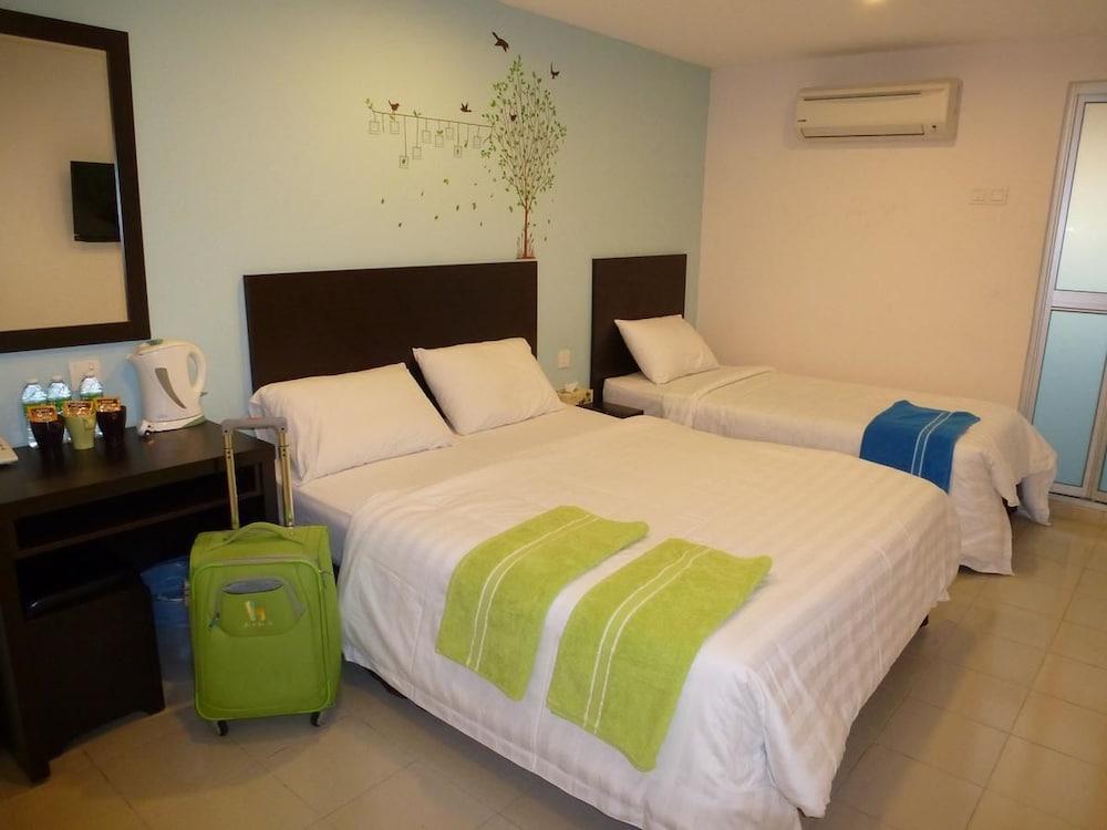 Your Hotel Кланг Экстерьер фото