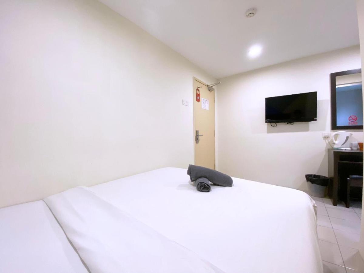 Your Hotel Кланг Экстерьер фото