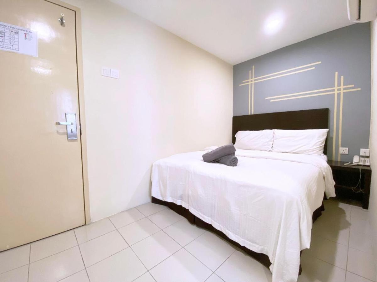 Your Hotel Кланг Экстерьер фото