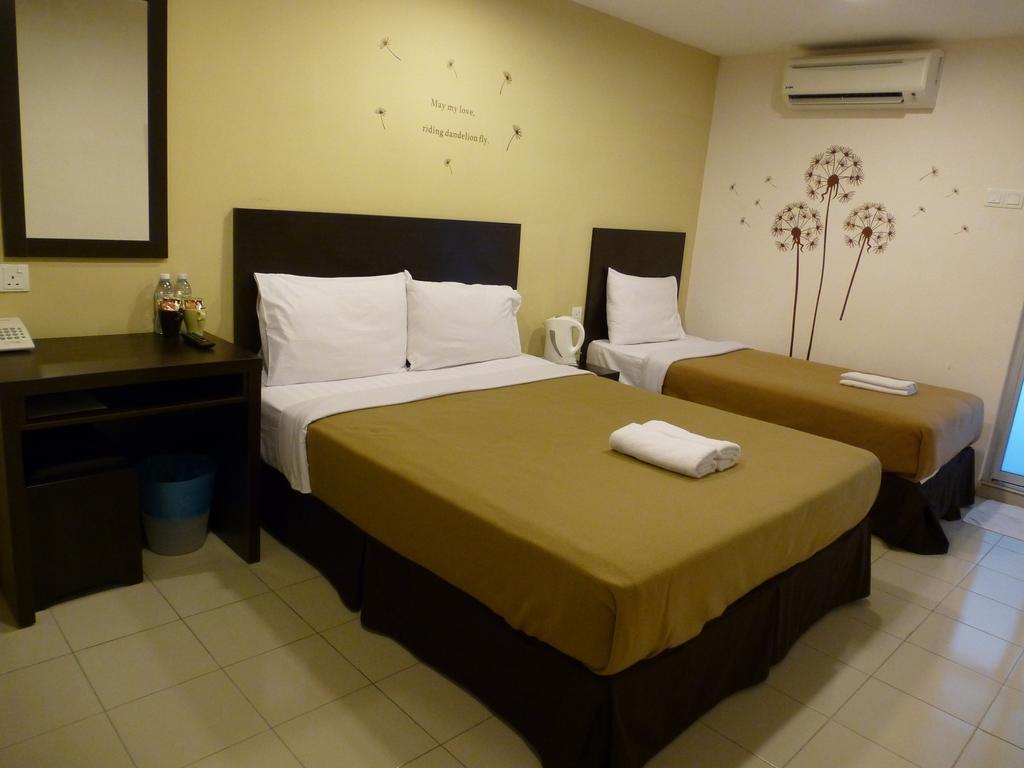 Your Hotel Кланг Экстерьер фото