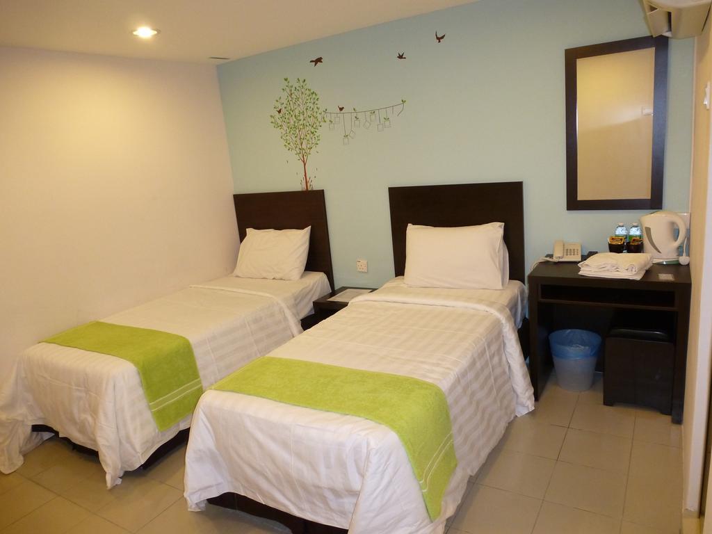 Your Hotel Кланг Экстерьер фото
