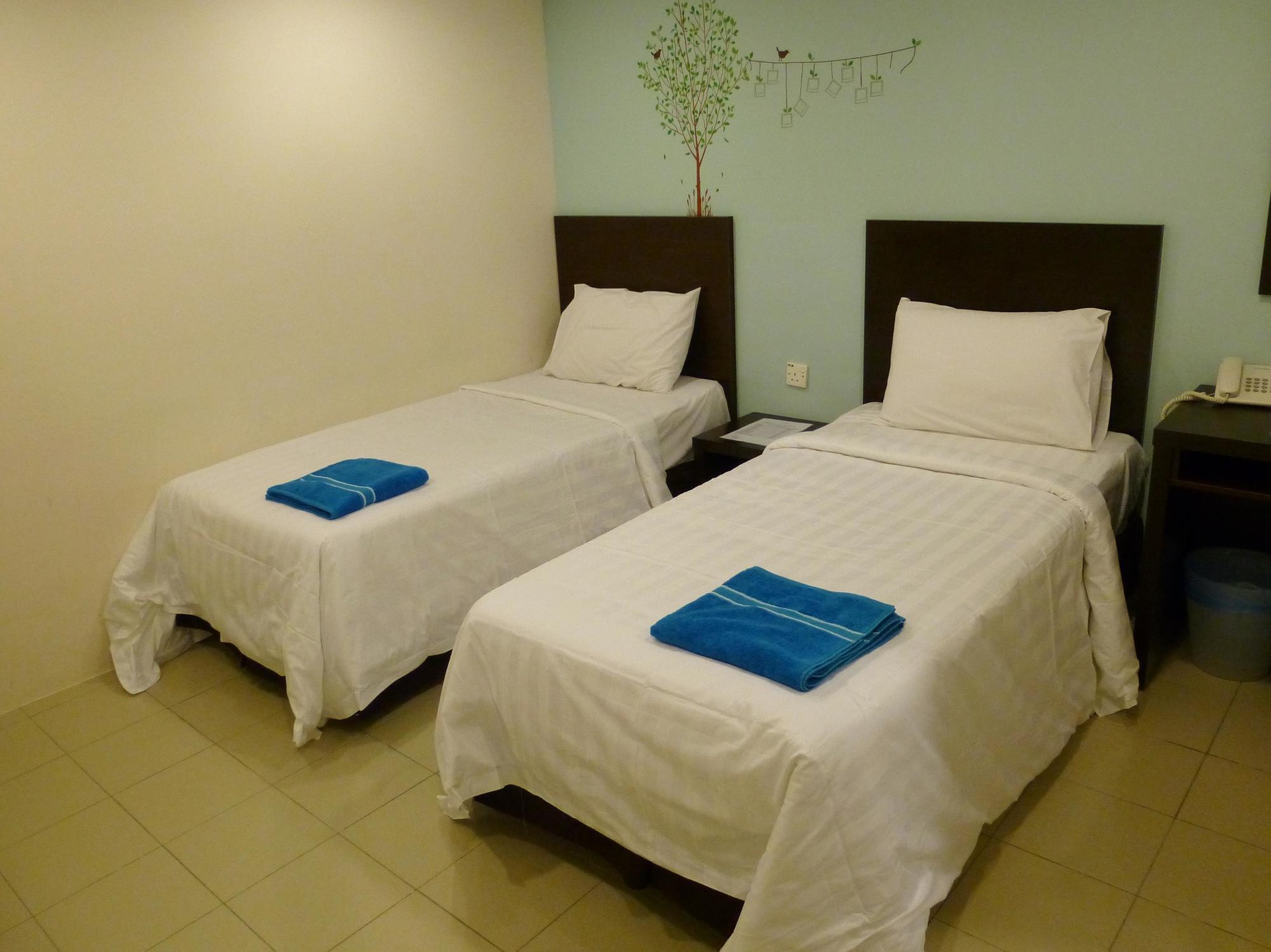Your Hotel Кланг Экстерьер фото