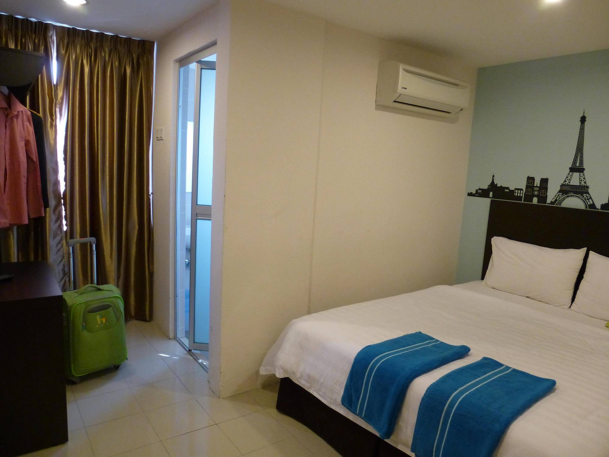 Your Hotel Кланг Экстерьер фото